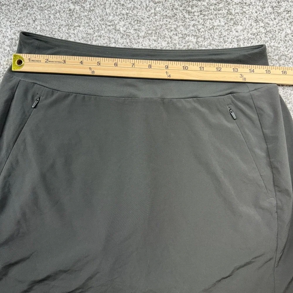 Women's Athleta Dark Green Stretch Athletic Zip Pockets‎ Soho Skort Size 6